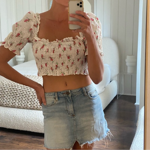 Beige Botany Floral Crop Top - Picture 2 of 4